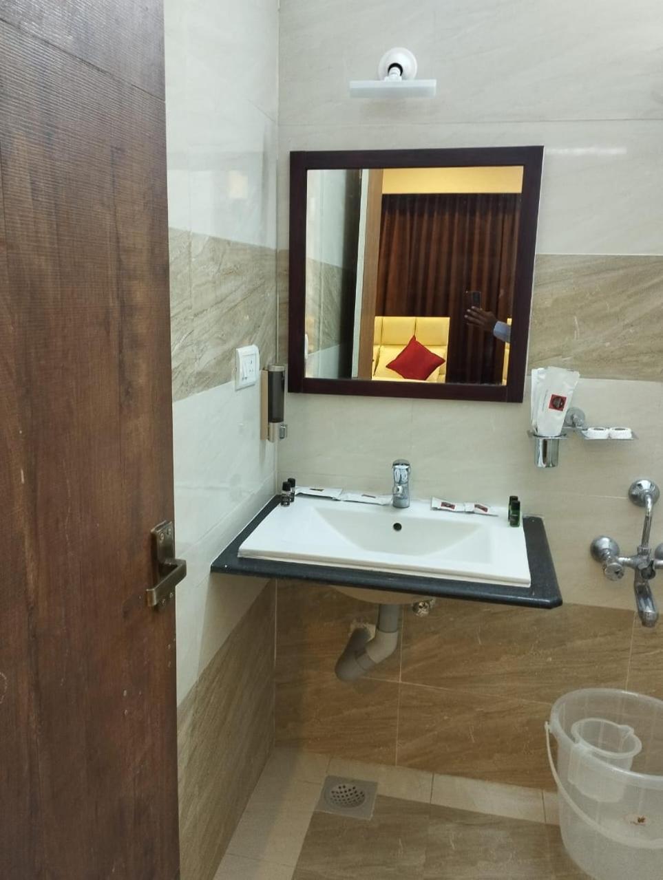 Annai Residency Hotel Vellore Bagian luar foto