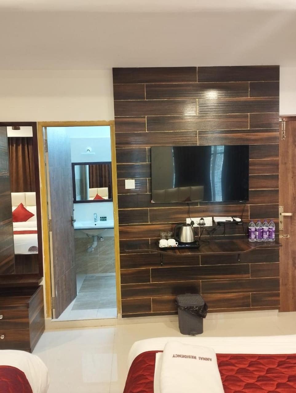 Annai Residency Hotel Vellore Bagian luar foto