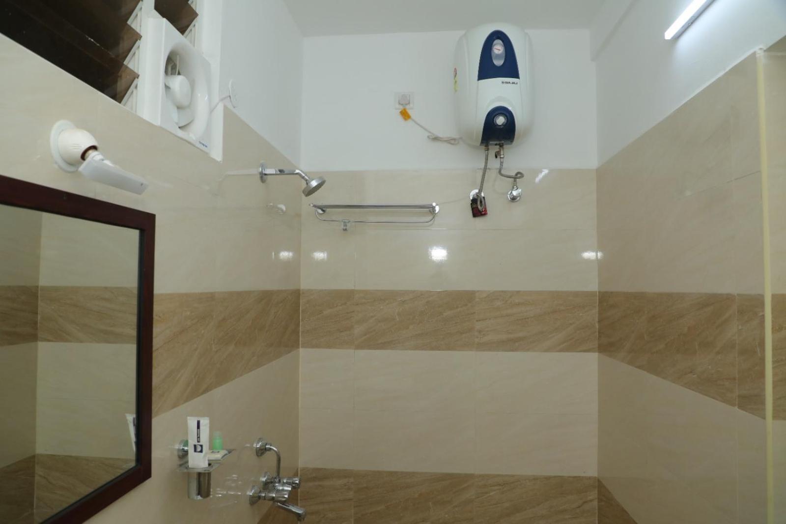 Annai Residency Hotel Vellore Bagian luar foto